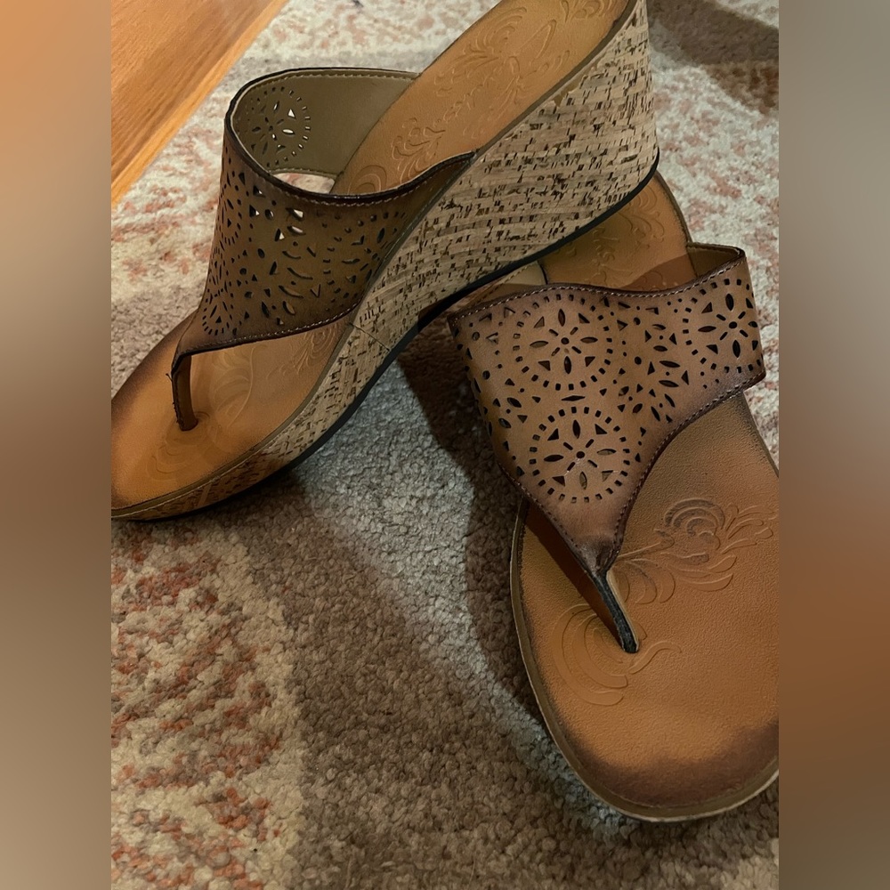 Clark’s Women’s wedge sandal 8.5